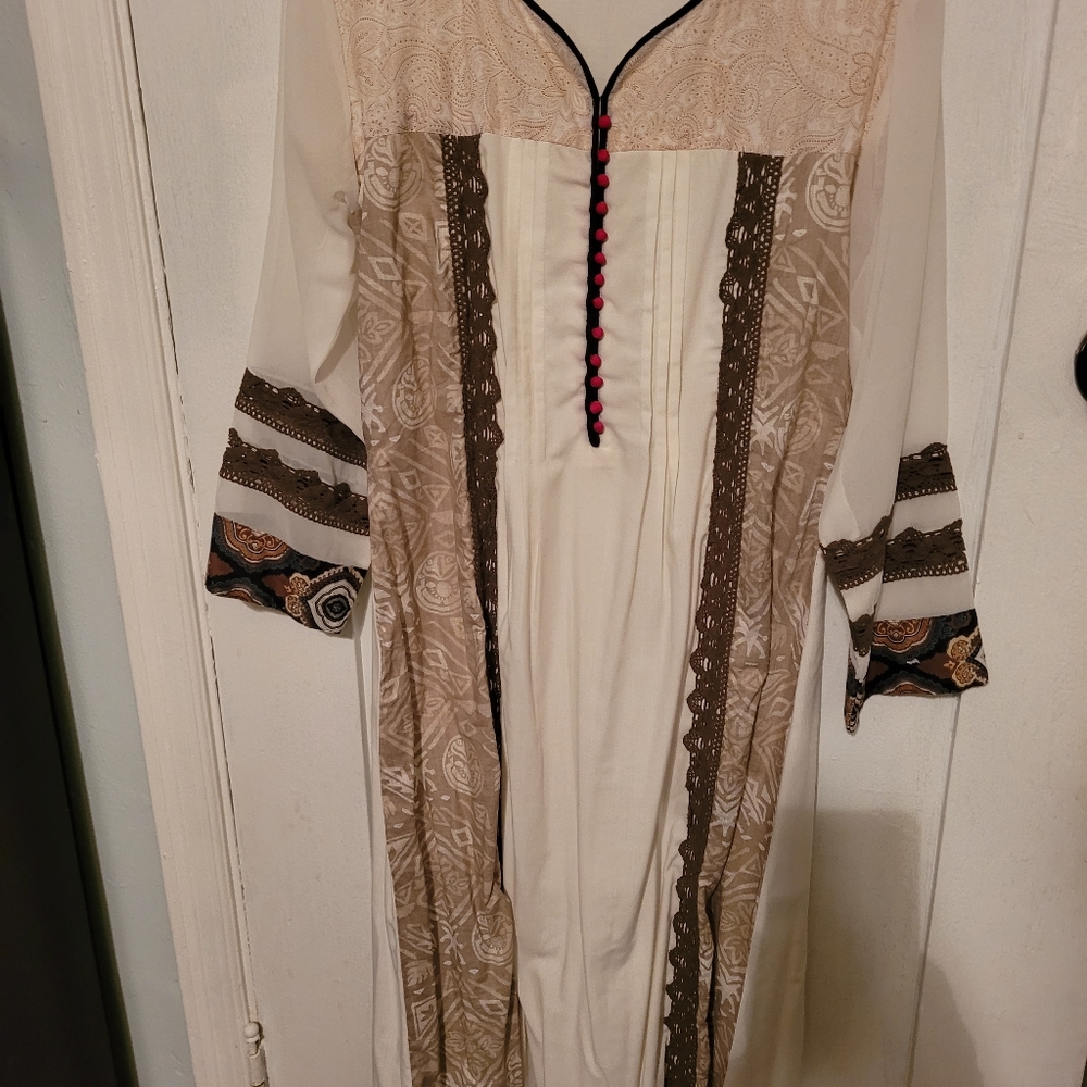 BEAUTIFUL,  ONE OF A KIND  DRESS  PROCEEDS WILL GO TO PALESTINE CHARITY